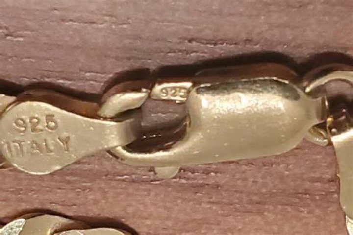 Where in Italy is gold jewelry made?