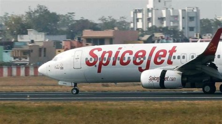 Where is SpiceJet office in Dubai?