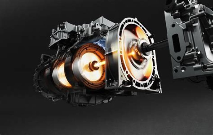 Which engine is in the GT model Twingo?