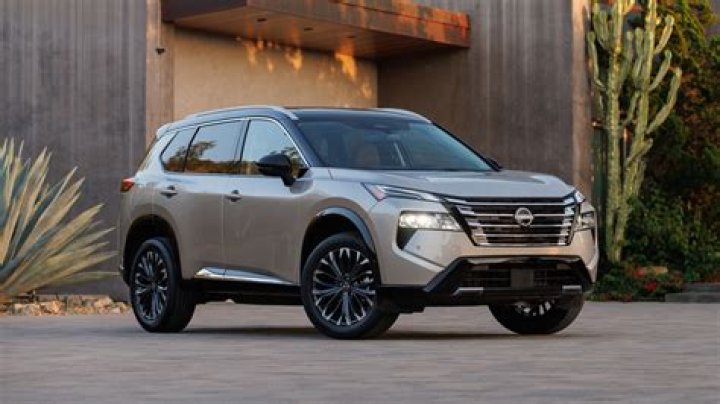 Which Nissan SUV has the best gas mileage?