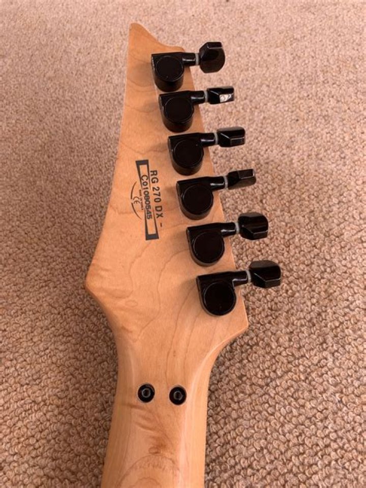 Which way do I turn my truss rod Ibanez?