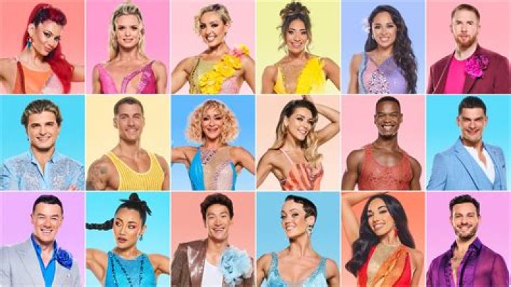 Who are the Bailando dancers?