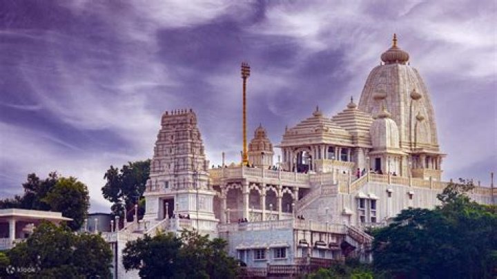 Who built the Birla Mandir?