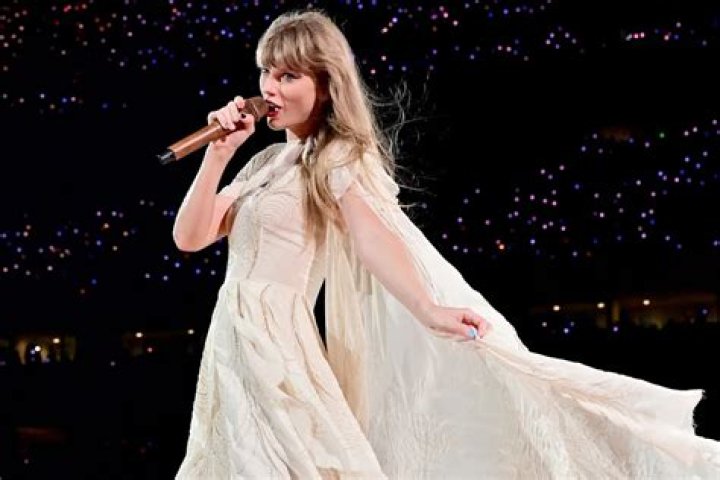Who did Taylor Swift write cruel summer about?