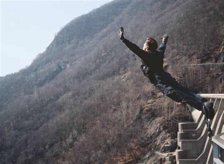 Who did the dam jump in GoldenEye?