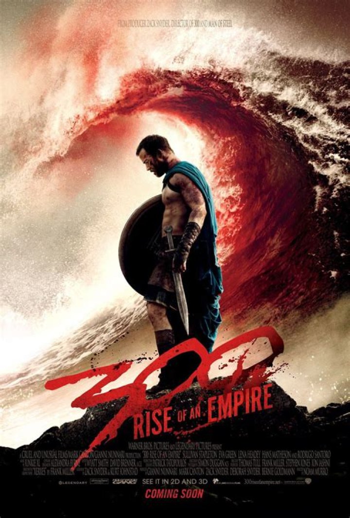 Who dies in 300 rise of an empire?