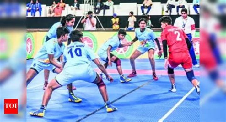Who got the first Dhyan Chand award in volleyball?