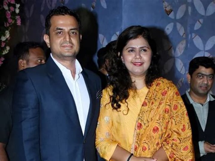 Who is Pritam Munde husband?
