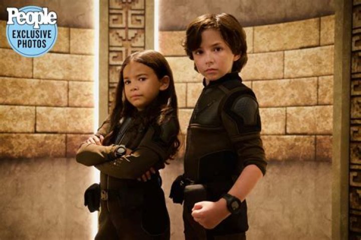 Who is the girl in the beginning of Spy Kids 3?