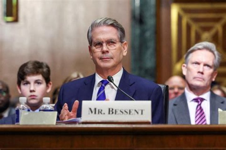 Who is the secretary of Treasury of Missouri?