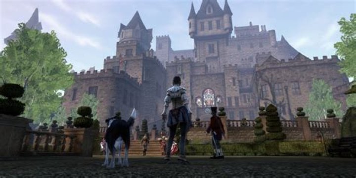 Who owns Albion Castle?