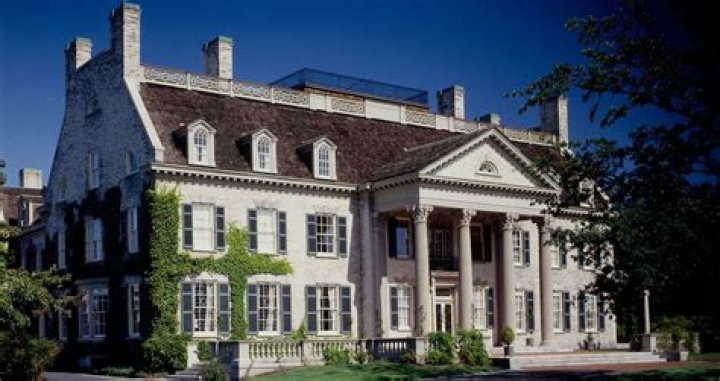 Who owns the George Eastman House?