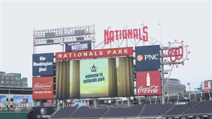 Who plays center field for the Washington Nationals?