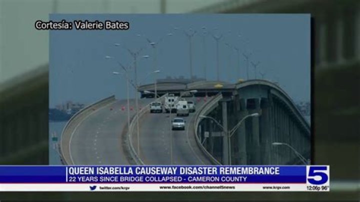 Why did Queen Isabella Causeway collapse?