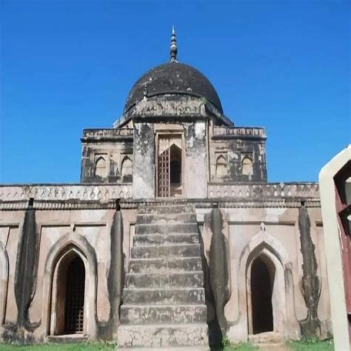 Why is Azamgarh famous?