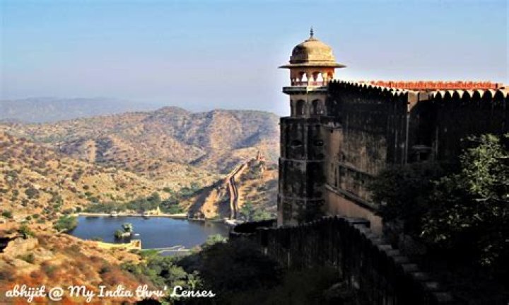 Why Jaigarh Fort is famous?